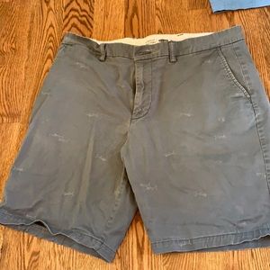 Old Navy Men’s shorts size 34
